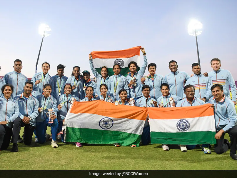 “Bu Her Zaman Özel Olacak”: Bayan Kriket Takımında Başbakan Narendra Modi, CWG'de Gümüş Kazandı